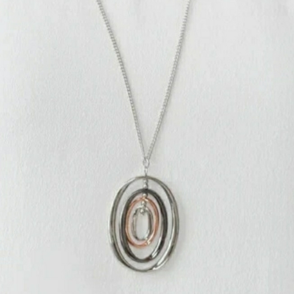 💢5/$10💢Elegant Silver and Rose Gold Pendant Necklace